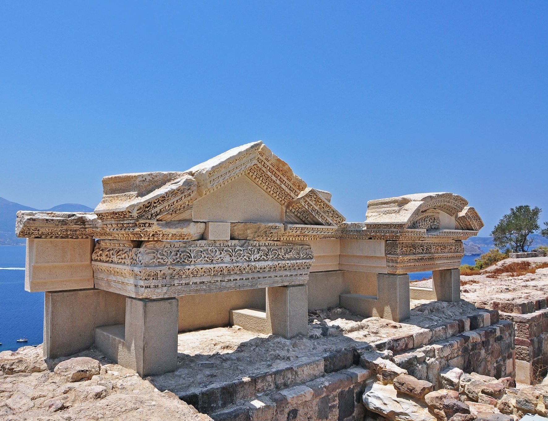 Ancient Milos & the Venus de Milo
